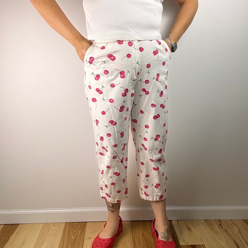 DAVID N Sport cherry printed capri petal pusher pants size 10